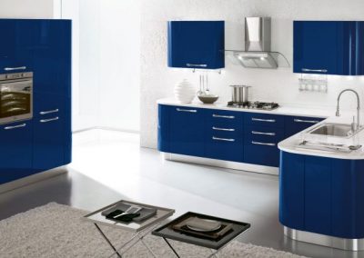 06-cucina-moderna-gaia-blu-cobalto-1024x432